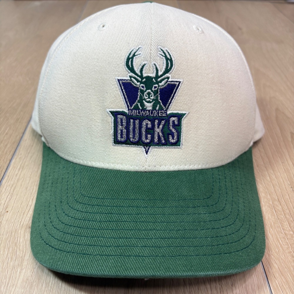 Mitchell & Ness Milwaukee Bucks Snapback Hat Green White NBA Hardwood Classics